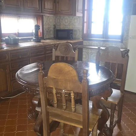 Serene Bb Retreat In Oliveirinha, Aveiro With Garden Views Oliveirinha