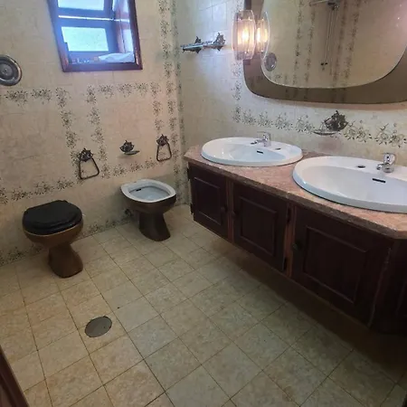 Serene Bb Retreat In Oliveirinha, Aveiro With Garden Views Vendégház